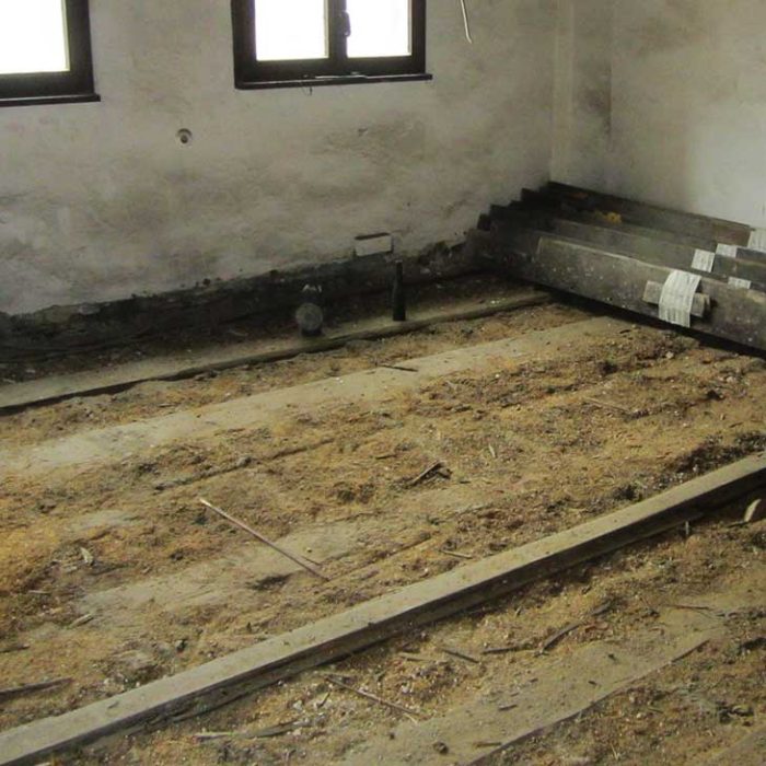 Fehlboden entsorgen: Schüttmaterial für Fußböden, Decken und Wände verwerten